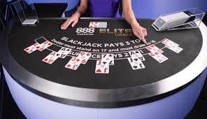Studio live-dealer barabet dengan meja Baccarat Tanpa Komisi dan dealer profesional